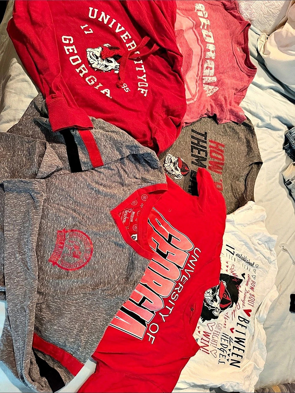 Lot of 6 MEDIUM UGA tops! 4 short sleeve, 2 long sleeve